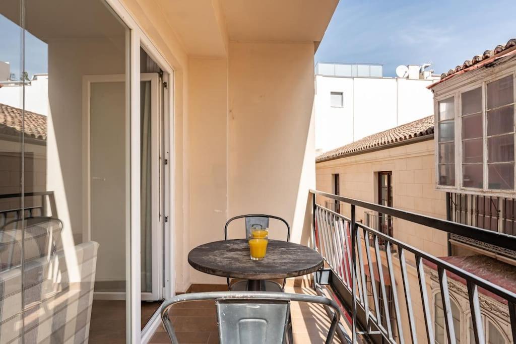 Super Central Malaga Flat With Terrace And Free Parking Екстериор снимка